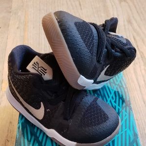 Nike - Kyrie 3 (toddler)